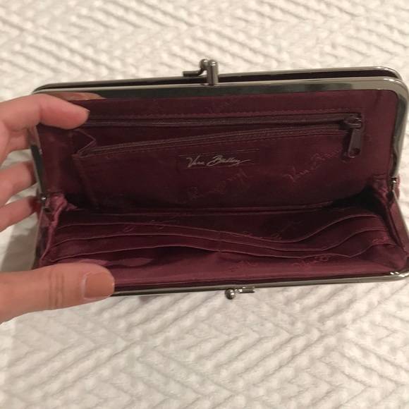 Vera Bradley clutch - Picture 4 of 6